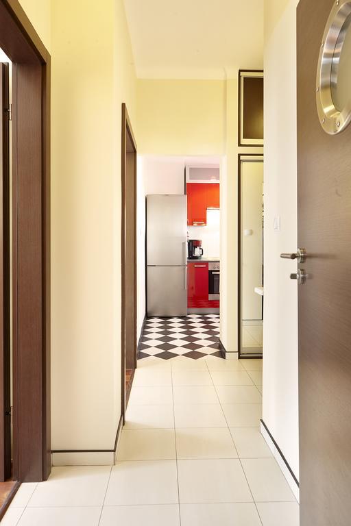 Lovely Funky Flat Near Royal Park 바르샤바 외부 사진