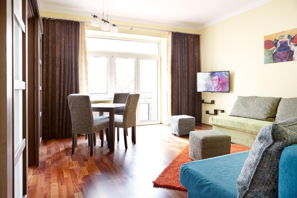 Lovely Funky Flat Near Royal Park 바르샤바 외부 사진