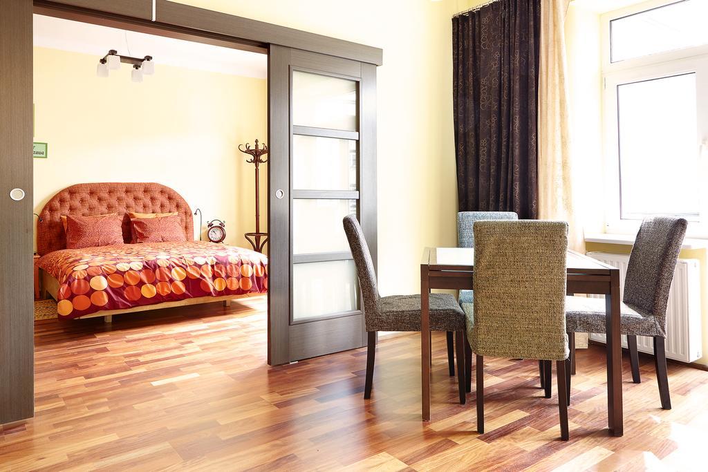 Lovely Funky Flat Near Royal Park 바르샤바 외부 사진